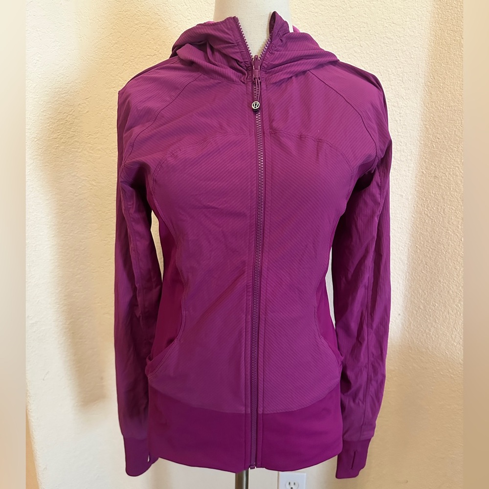 Lulu Lemon reversible, fitted, hooded jacket. Size 10
